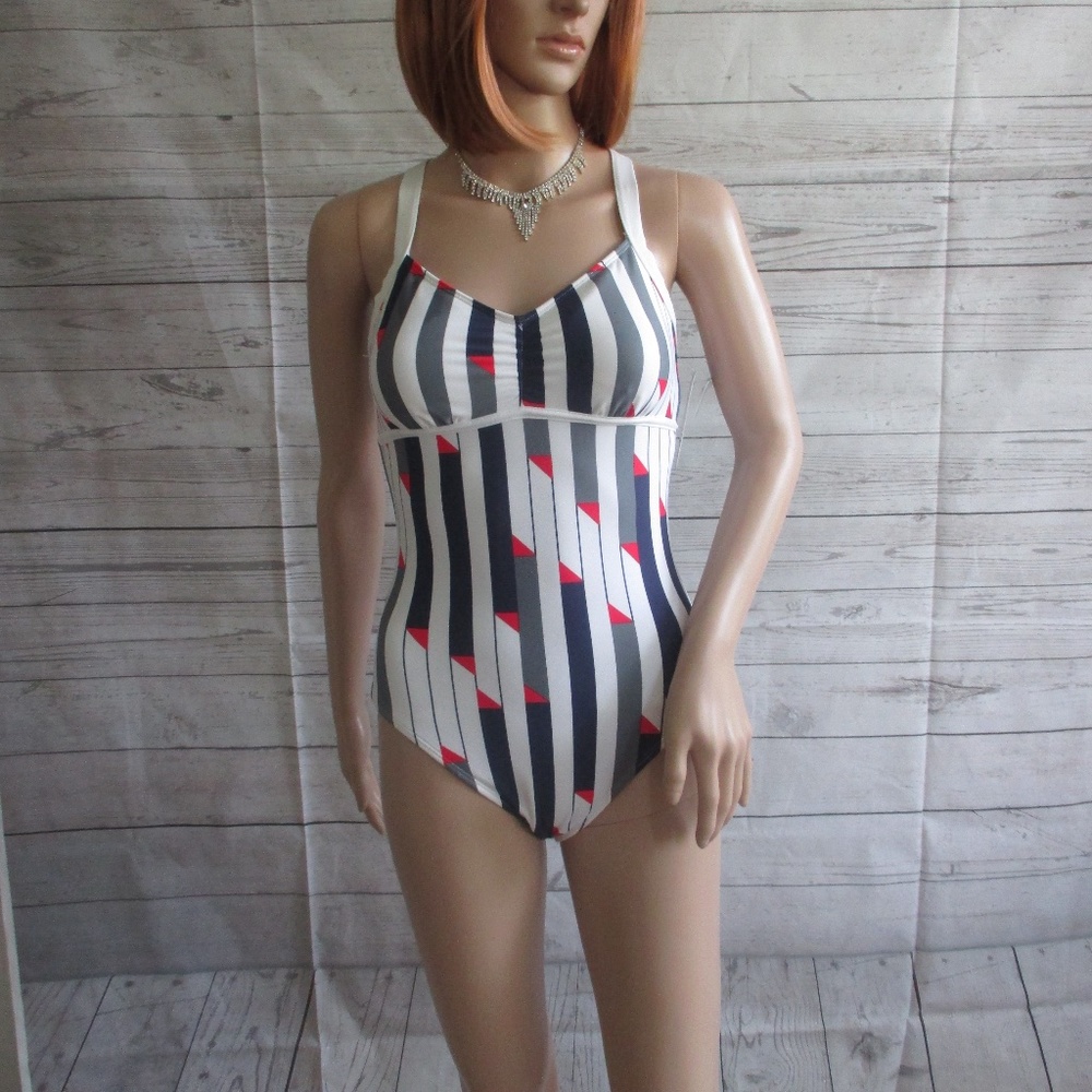 NWT - NAUTICA swimsuit - sz 6 - MSRP $114.00